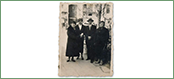 Fotografia spacerowa autorstwa Józefa Neuhüttlera (Foto-Film, Białystok Rynek Kościuszki 26). Zdjęcie z dnia 9 maja 1935 r.
